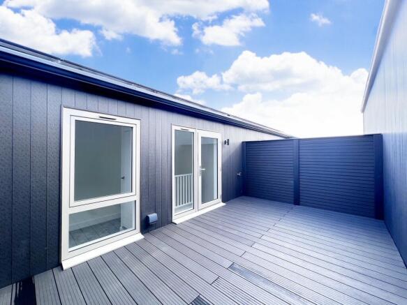 3 bed House to rent Image 11