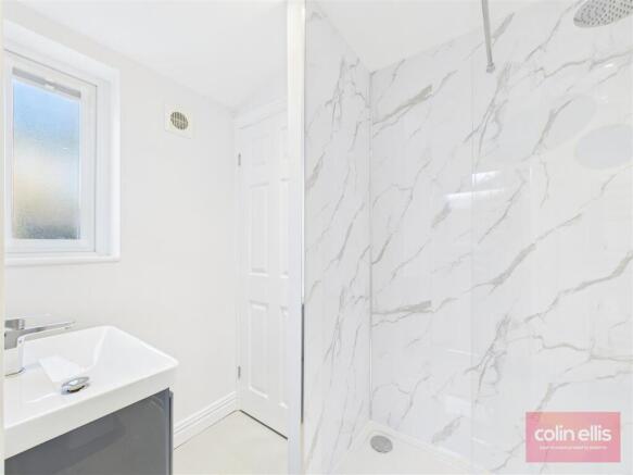 2 bed Ground Flat to rent Image 11