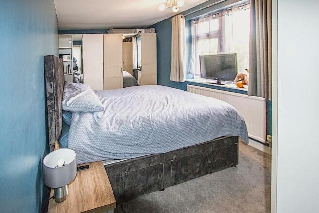 Bedroom 1.jpg