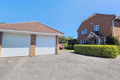 Schooners Close, Lee-On-The-Solent, PO13