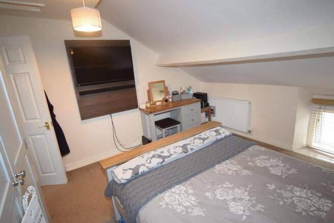BEDROOM 2