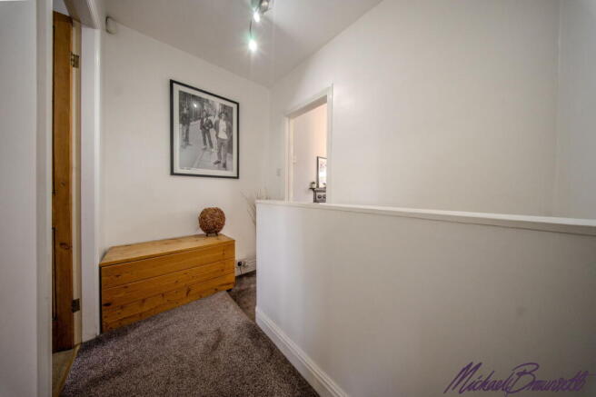 3 bed Semi-Detached for sale Image 11