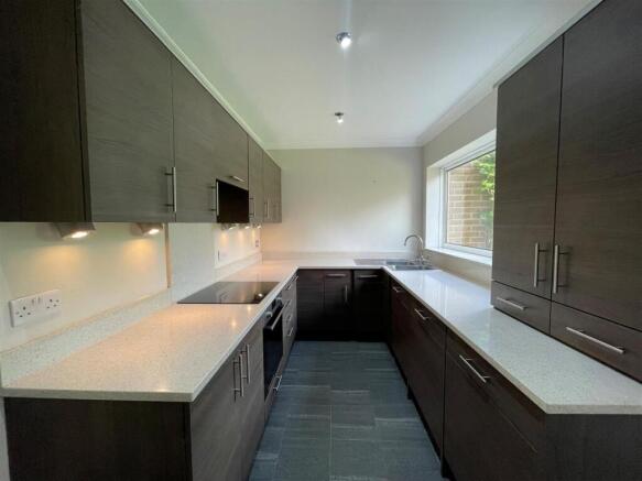 Kitchen 1.jpg