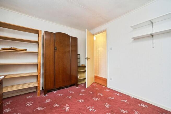 4 bed Semi-Detached for sale Image 8