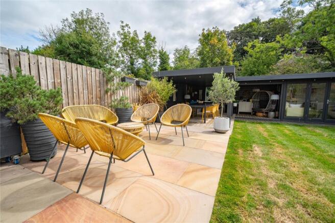 5 bed Detached for sale Image 6