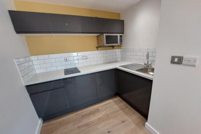 Studio to rent Image 11