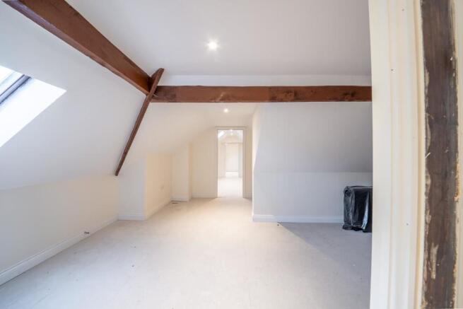 UPSTAIRS ROOM 4 01.jpg