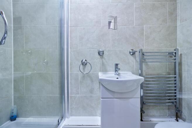 236KL-Bathroom 3.jpg