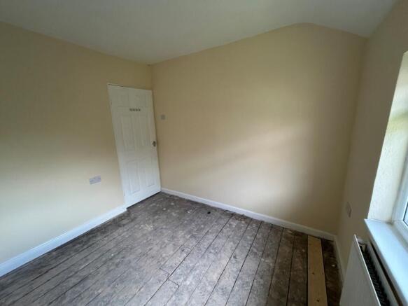 2 bed Semi-Detached to rent Image 12