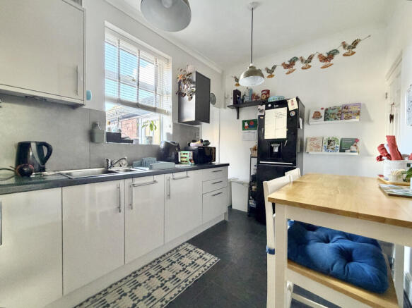2 bed Terraced for sale Image 5