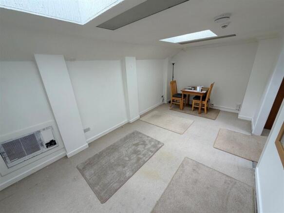 Living Room 1.jpg