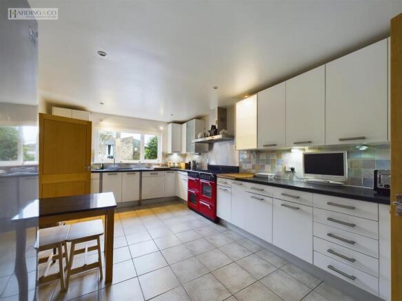 Kitchen .3.jpg