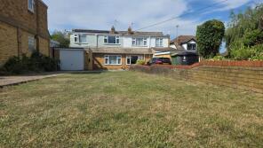 40, Oak Walk, Hockley SS5 5AR