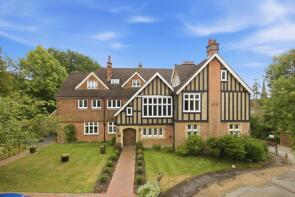 Flat 3, Allen Gardiner House, Pembury Road, Tunbridge Wells TN2 3DJ