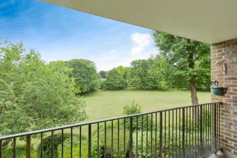 Meadow Lane, Longfield, DA3