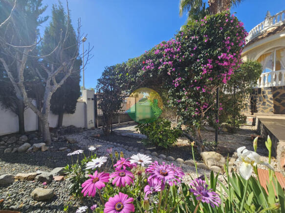 3 Bedroom Detached For Sale-NEA634i-2