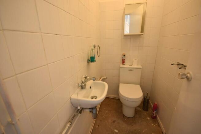 GROUND FLOOR W.C