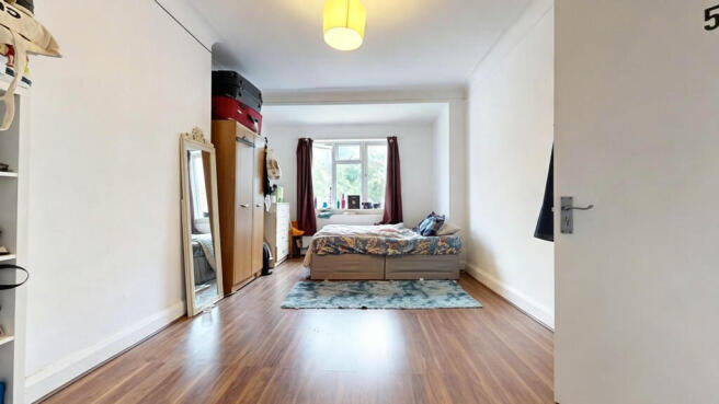 Homely Clutter-Fr...