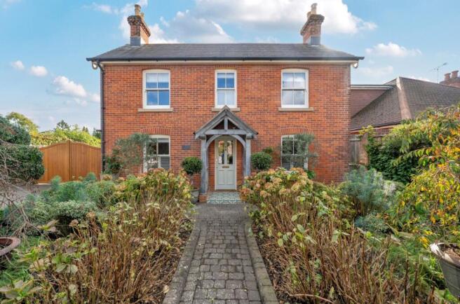 4-bed detached on Oak Road, Dibden Purlieu, Southampton, SO45, £850,000