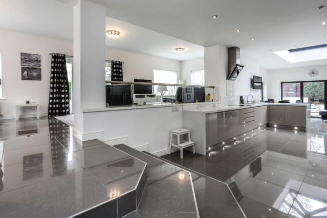 Extended Kitchen/Din