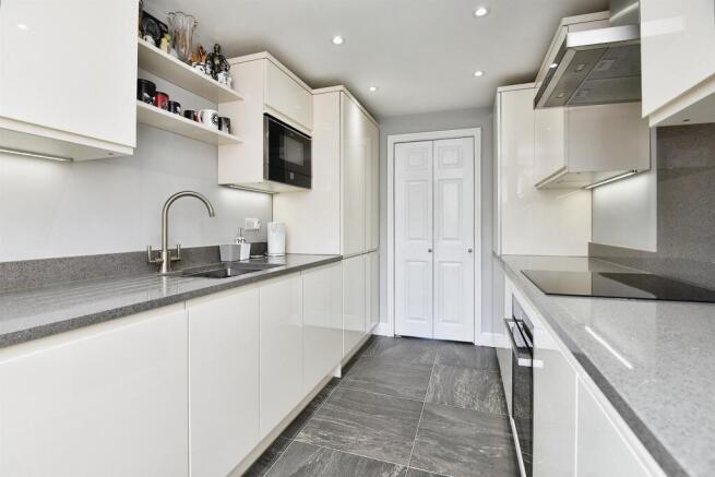Kitchen: