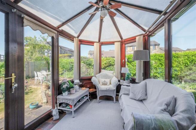 4 bed Detached for sale Image 11