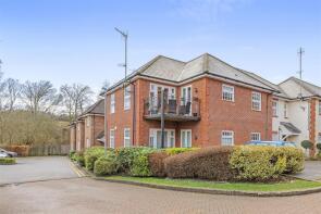 64, Copperfields, High Wycombe HP12 4AN