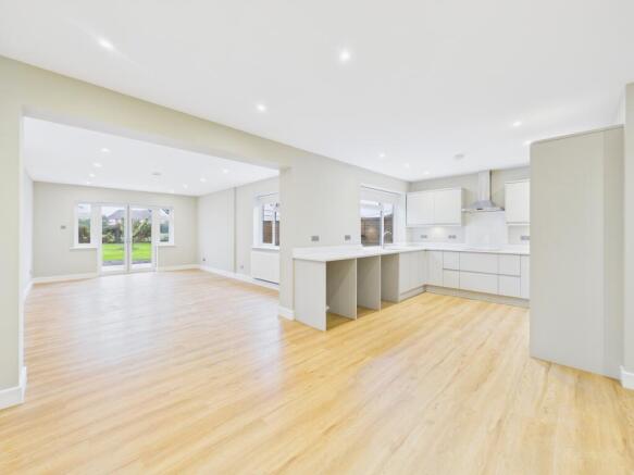 CAM02119G0-PR0529-STILL002