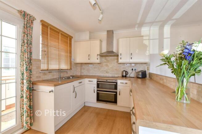 Kitchen/ Dining Room