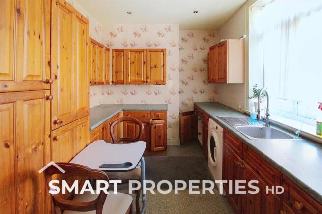 3 bed Terraced to rent Image 4