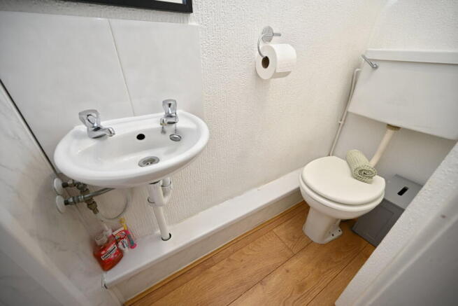 3 bed Semi-Detached for sale Image 9