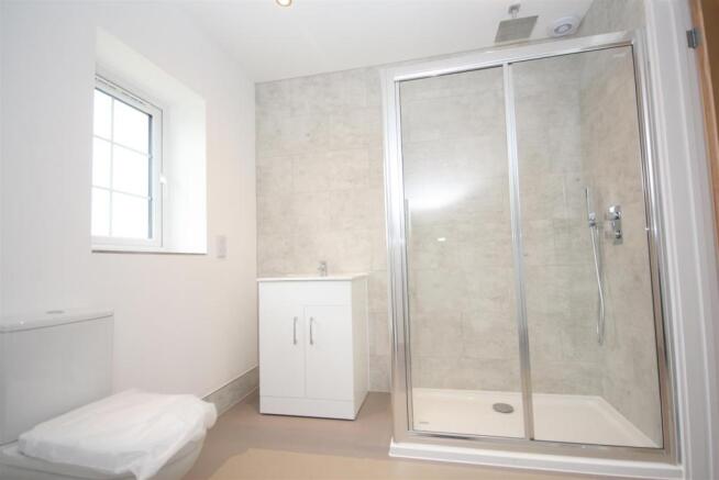 Ensuite.JPG