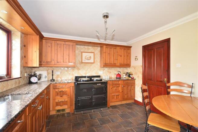 Kitchen/ Breakfast Room
