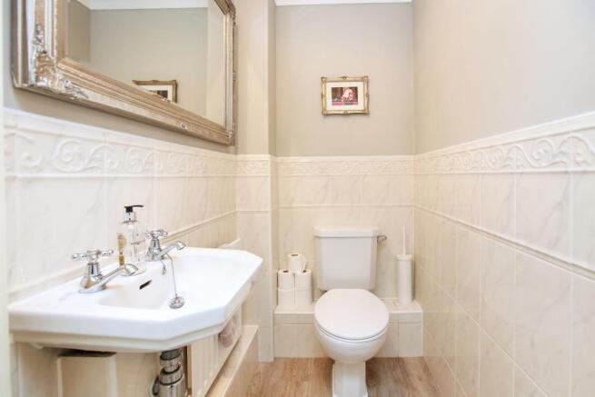 Cloakroom/ WC