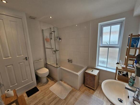 2 bed Terraced for sale Image 8