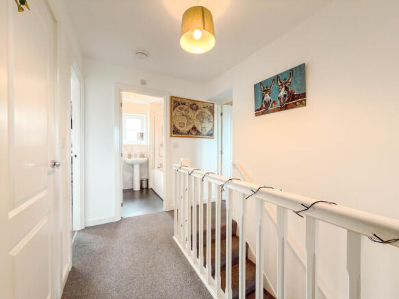 4 bed Detached for sale Image 8