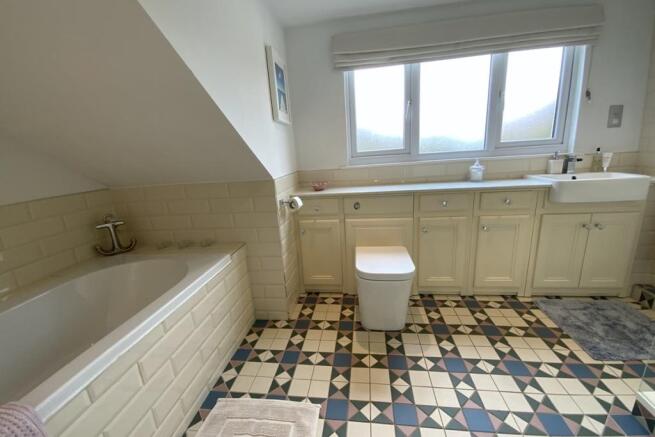 EN-SUITE TO MASTER B