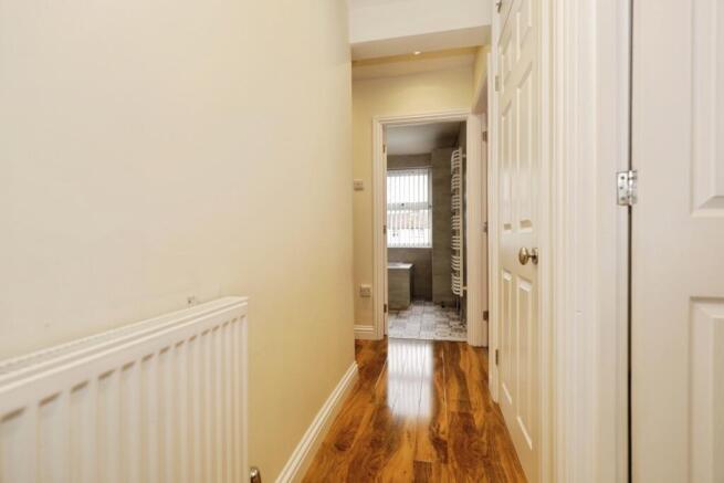 3 bed Terraced for sale Image 5