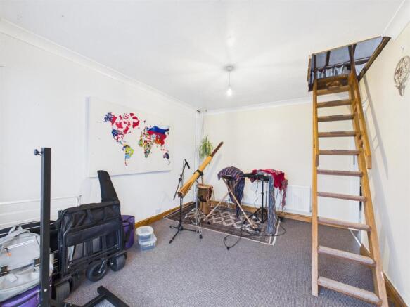 2 bed Semi-Detached Bungalow for sale Image 7
