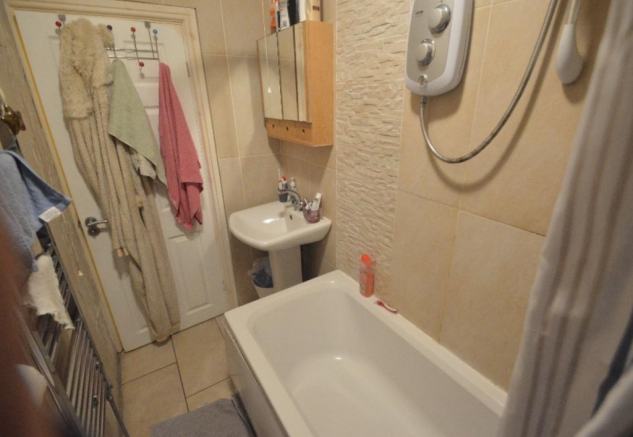 5 bed Terraced to rent Image 4