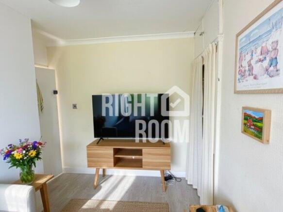 room-2-302-burgess-road-so16-3bj-1023440