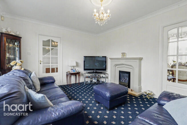 3 bed Semi-Detached for sale Image 12
