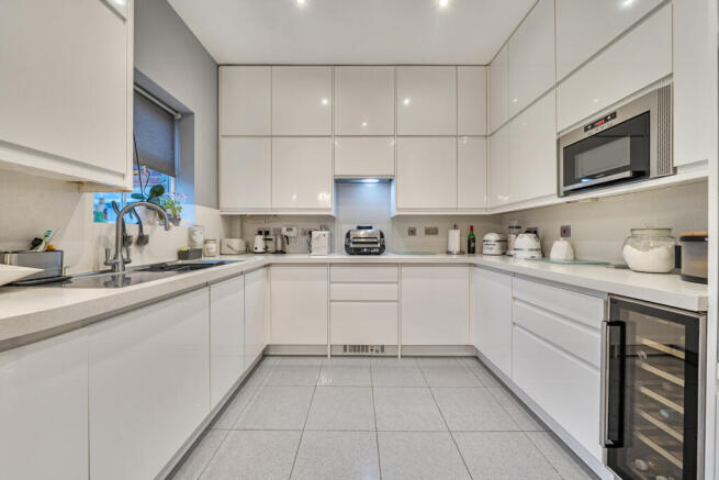 1408744-23-698a10...