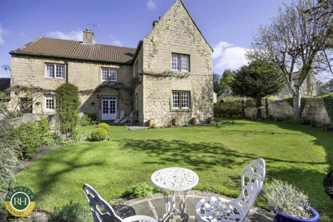 5 bed Detached for sale Image 5