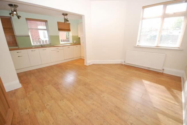 Kitchen & Dining