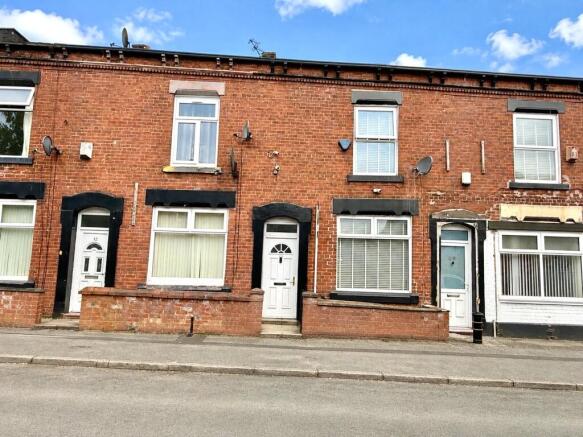 4 bed Terraced for sale in oldham