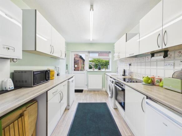 2 bed Semi-Detached Bungalow for sale Image 4