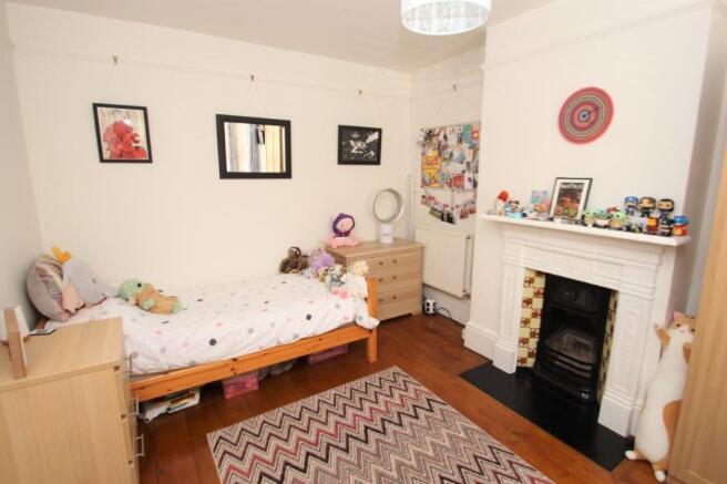 33 Wain a Long bed2.jpg