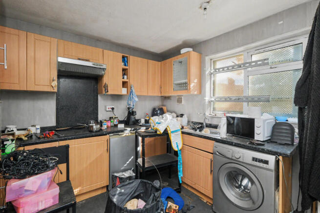 76 Ringway, Northampton, Northamptonshire NN4 8SJ