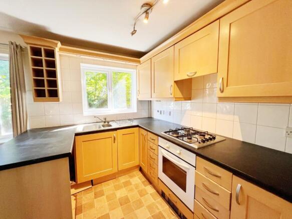 Kitchen 2.jpg